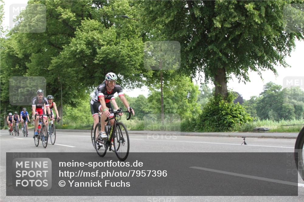 15.06.2025 - 7 Türme Triathlon Yannick Fuchs http://msf.ph/oto/7957396 15.06.2025 09:48:57 Radfahren  meine-sportfotos.de