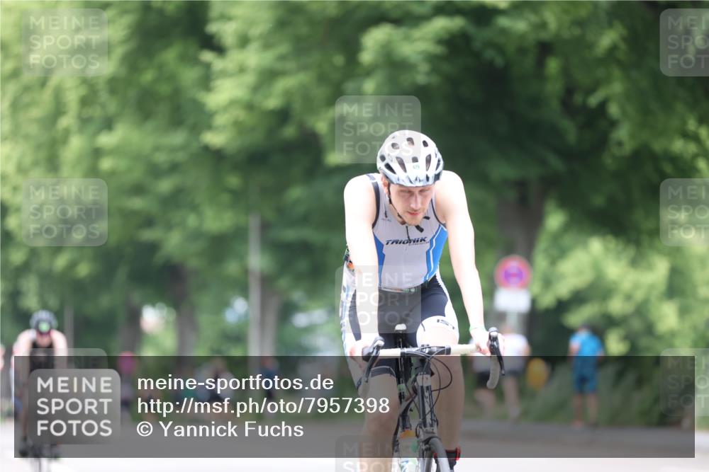 15.06.2025 - 7 Türme Triathlon Yannick Fuchs http://msf.ph/oto/7957398 15.06.2025 13:43:41 Radfahren 479 meine-sportfotos.de