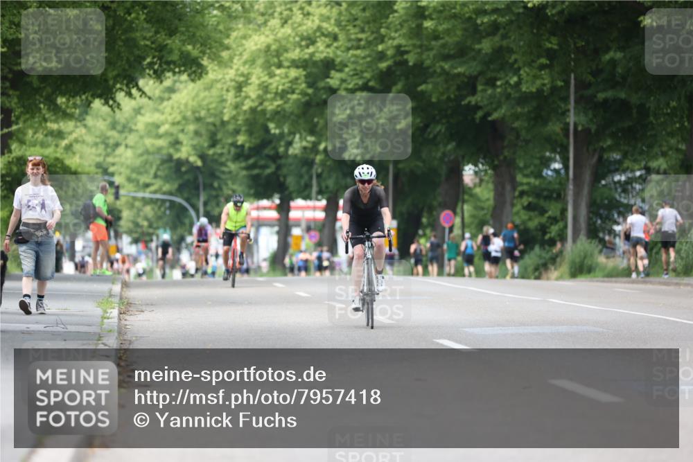 15.06.2025 - 7 Türme Triathlon Yannick Fuchs http://msf.ph/oto/7957418 15.06.2025 13:43:46 Radfahren 382, 705 meine-sportfotos.de