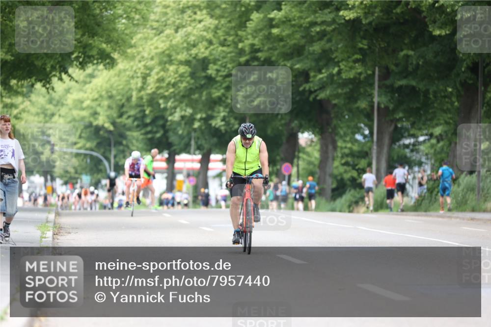 15.06.2025 - 7 Türme Triathlon Yannick Fuchs http://msf.ph/oto/7957440 15.06.2025 13:43:50 Radfahren 382, 705, 1080 meine-sportfotos.de