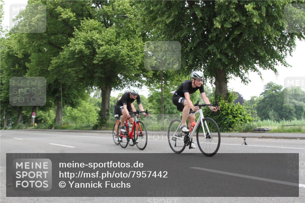 15.06.2025 - 7 Türme Triathlon Yannick Fuchs http://msf.ph/oto/7957442 15.06.2025 09:49:42 Radfahren  meine-sportfotos.de