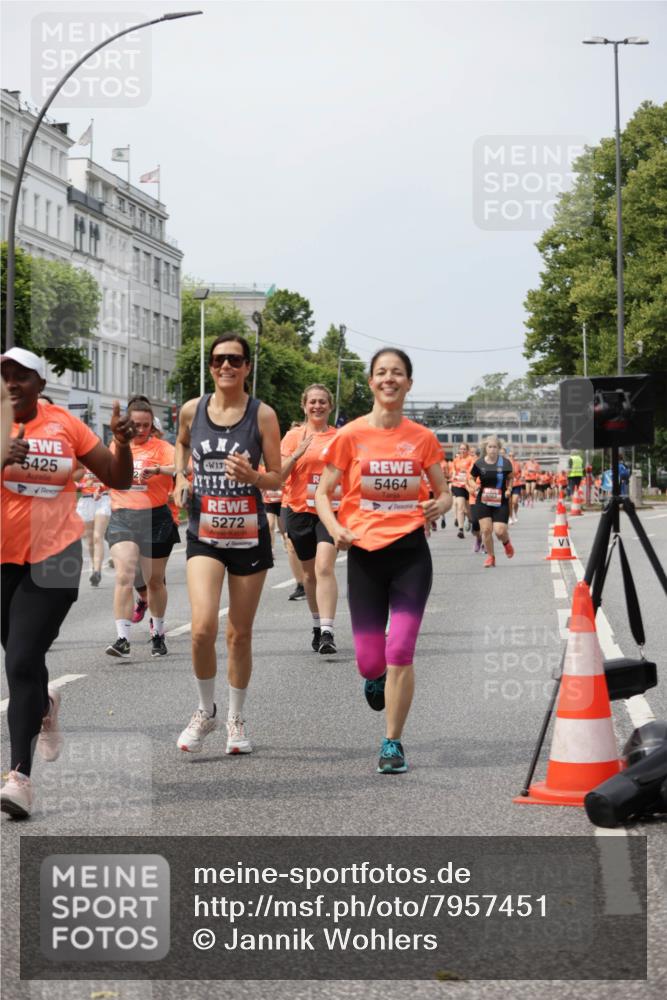 15.06.2025 - REWE Women's Run Jannik Wohlers http://msf.ph/oto/7957451 15.06.2025 09:44:03 Laufen 5425, 5464, 5272 meine-sportfotos.de