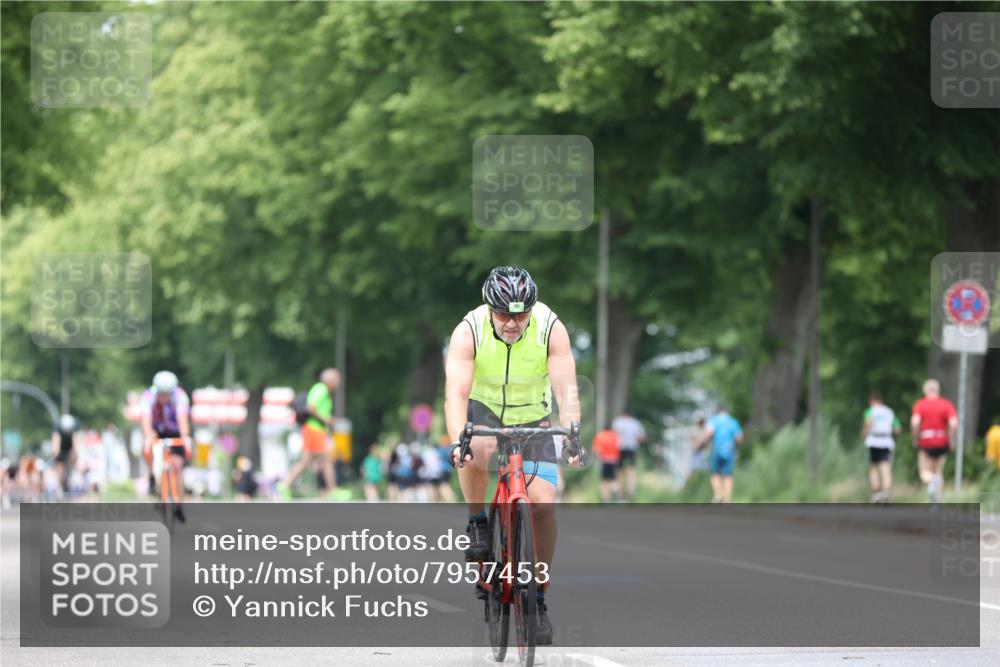 15.06.2025 - 7 Türme Triathlon Yannick Fuchs http://msf.ph/oto/7957453 15.06.2025 13:43:51 Radfahren 382, 705, 1080 meine-sportfotos.de