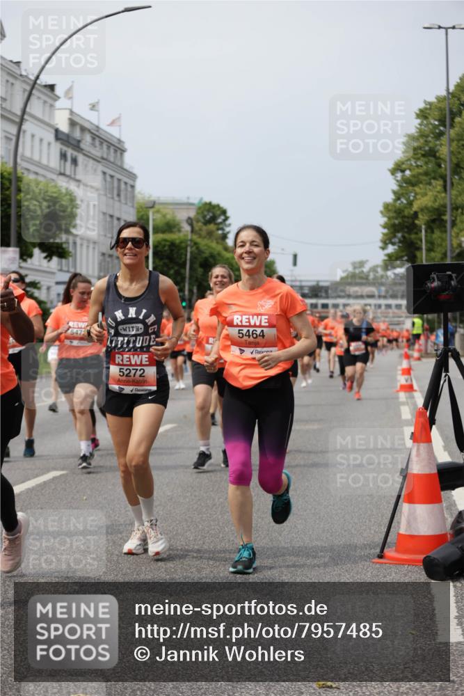 15.06.2025 - REWE Women's Run Jannik Wohlers http://msf.ph/oto/7957485 15.06.2025 09:44:03 Laufen 5472, 5272, 5464 meine-sportfotos.de