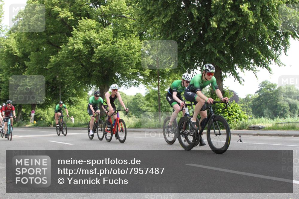 15.06.2025 - 7 Türme Triathlon Yannick Fuchs http://msf.ph/oto/7957487 15.06.2025 09:52:18 Radfahren  meine-sportfotos.de