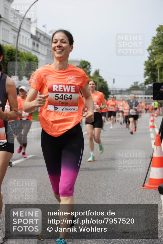 15.06.2025 - REWE Women's Run Jannik Wohlers http://msf.ph/oto/7957520 15.06.2025 09:44:04 Laufen 5464 meine-sportfotos.de