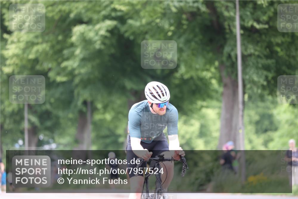 15.06.2025 - 7 Türme Triathlon Yannick Fuchs http://msf.ph/oto/7957524 15.06.2025 13:44:01 Radfahren 662, 732, 771, 1128, 1151, 1184 meine-sportfotos.de