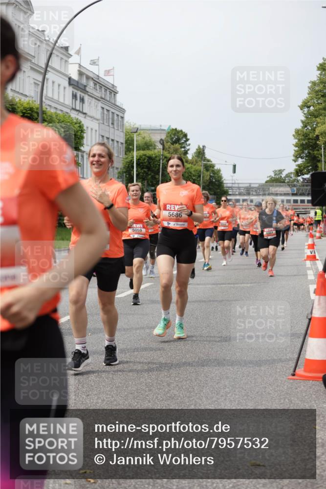 15.06.2025 - REWE Women's Run Jannik Wohlers http://msf.ph/oto/7957532 15.06.2025 09:44:04 Laufen 5059, 5686, 064 meine-sportfotos.de