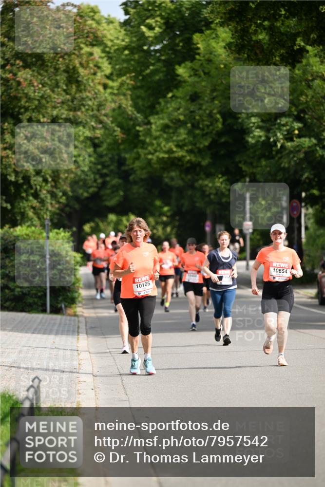 15.06.2025 - REWE Women's Run Dr. Thomas Lammeyer http://msf.ph/oto/7957542 15.06.2025 09:47:44 Laufen 10105, 10654 meine-sportfotos.de