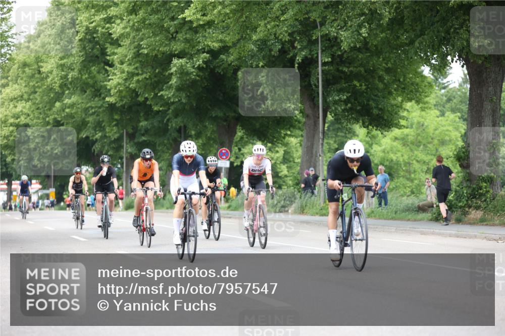 15.06.2025 - 7 Türme Triathlon Yannick Fuchs http://msf.ph/oto/7957547 15.06.2025 13:44:04 Radfahren 662, 732, 771, 1128, 1151, 1184 meine-sportfotos.de