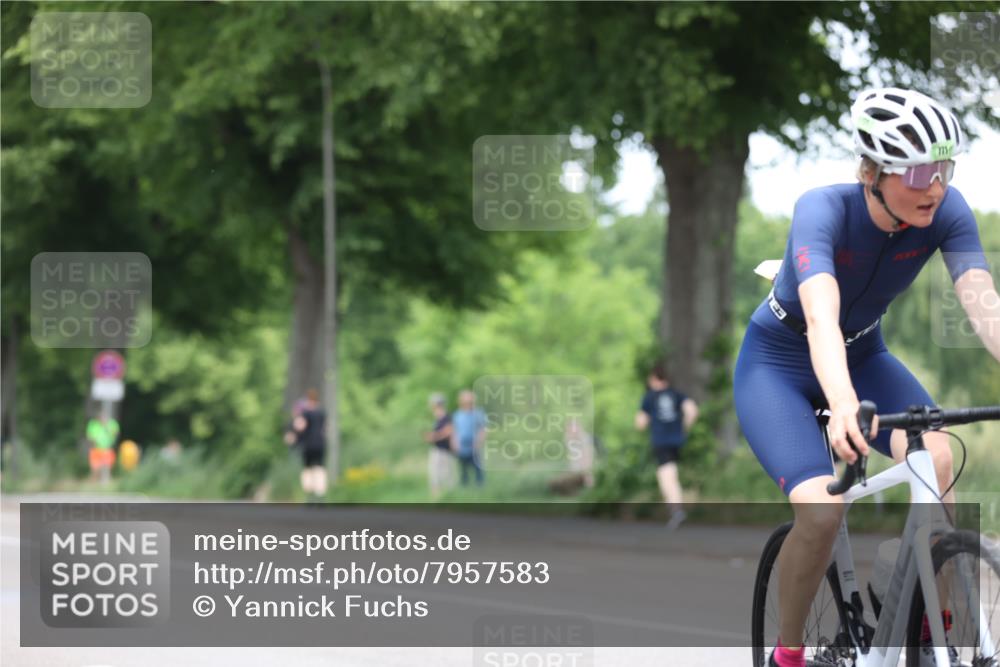 15.06.2025 - 7 Türme Triathlon Yannick Fuchs http://msf.ph/oto/7957583 15.06.2025 13:44:09 Radfahren 662, 771, 794, 1184 meine-sportfotos.de