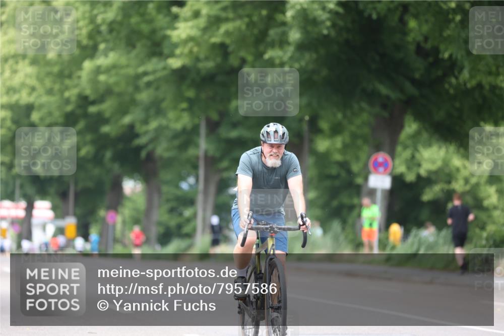 15.06.2025 - 7 Türme Triathlon Yannick Fuchs http://msf.ph/oto/7957586 15.06.2025 13:44:11 Radfahren 771, 794 meine-sportfotos.de
