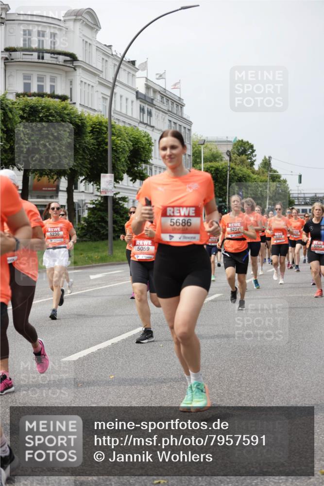 15.06.2025 - REWE Women's Run Jannik Wohlers http://msf.ph/oto/7957591 15.06.2025 09:44:05 Laufen 5230, 522, 5264, 5686, 5059, 5064 meine-sportfotos.de