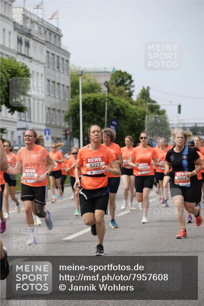 15.06.2025 - REWE Women's Run Jannik Wohlers http://msf.ph/oto/7957608 15.06.2025 09:44:06 Laufen 5227, 5158, 5264, 5064 meine-sportfotos.de