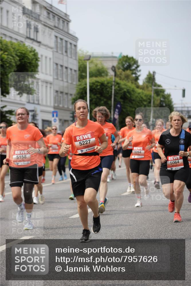 15.06.2025 - REWE Women's Run Jannik Wohlers http://msf.ph/oto/7957626 15.06.2025 09:44:07 Laufen 5158, 5227, 5264, 5064 meine-sportfotos.de