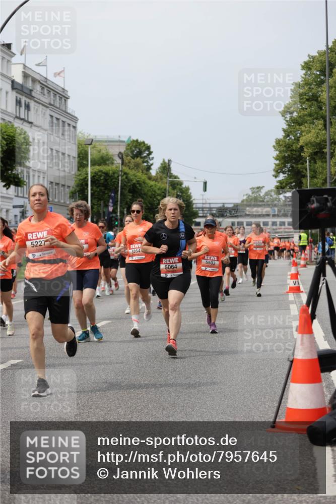 15.06.2025 - REWE Women's Run Jannik Wohlers http://msf.ph/oto/7957645 15.06.2025 09:44:07 Laufen 5227, 5264, 5064, 5503 meine-sportfotos.de