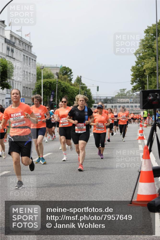 15.06.2025 - REWE Women's Run Jannik Wohlers http://msf.ph/oto/7957649 15.06.2025 09:44:07 Laufen 5227, 5264, 5064 meine-sportfotos.de