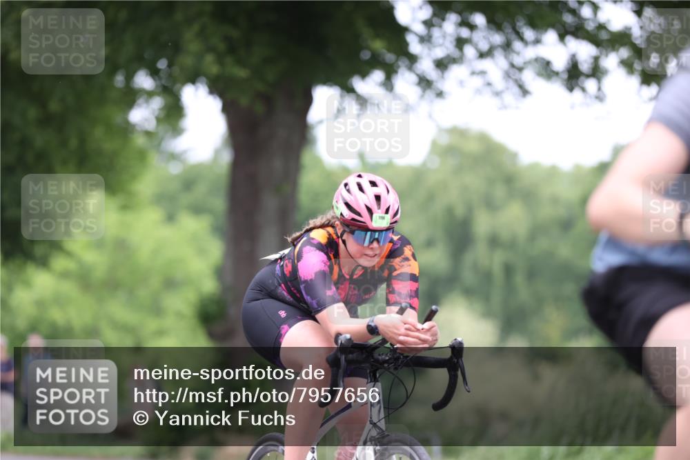 15.06.2025 - 7 Türme Triathlon Yannick Fuchs http://msf.ph/oto/7957656 15.06.2025 13:44:35 Radfahren 593, 845, 865, 1196 meine-sportfotos.de