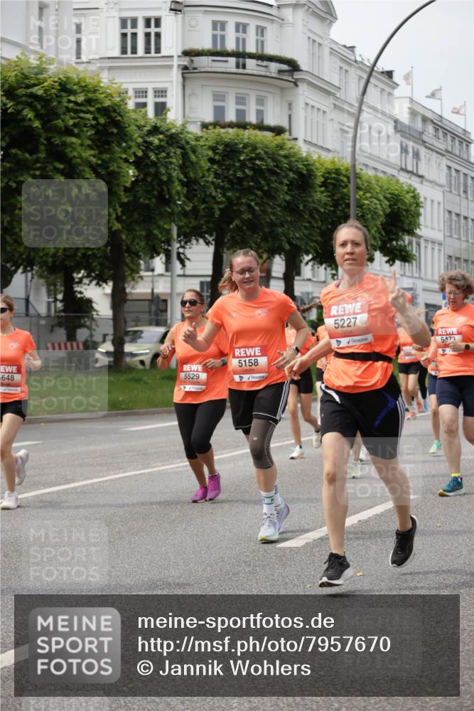 15.06.2025 - REWE Women's Run Jannik Wohlers http://msf.ph/oto/7957670 15.06.2025 09:44:08 Laufen 648, 5158, 5227, 5529, 5473 meine-sportfotos.de