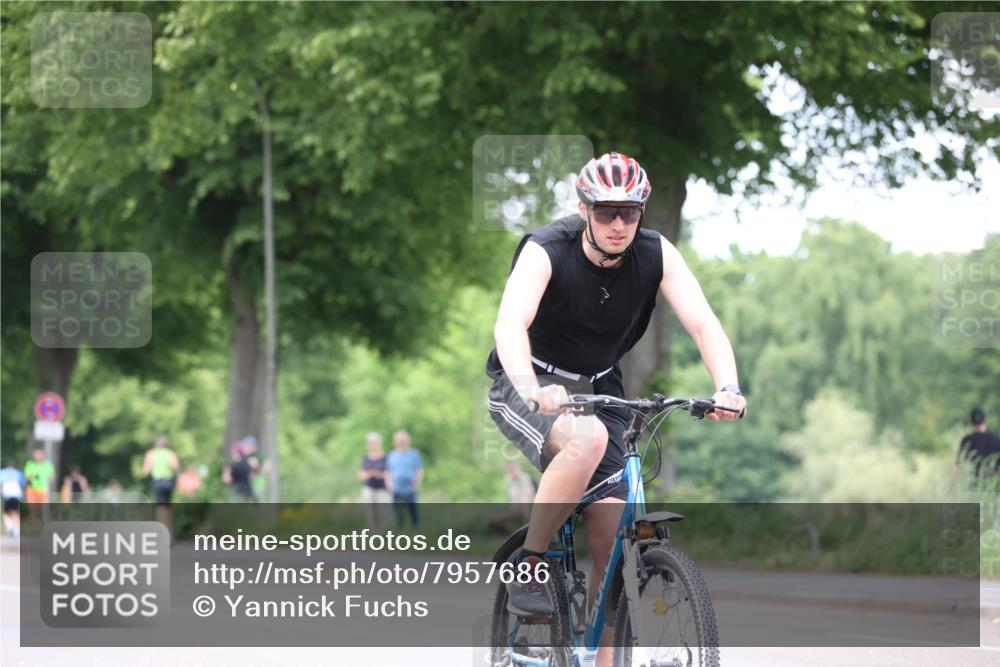 15.06.2025 - 7 Türme Triathlon Yannick Fuchs http://msf.ph/oto/7957686 15.06.2025 13:44:38 Radfahren 228, 593, 754, 845, 865, 1196 meine-sportfotos.de