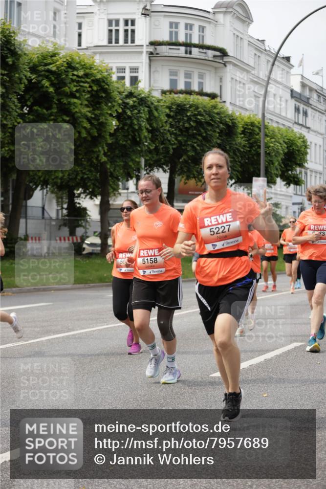 15.06.2025 - REWE Women's Run Jannik Wohlers http://msf.ph/oto/7957689 15.06.2025 09:44:08 Laufen 5158, 55, 5227, 73 meine-sportfotos.de