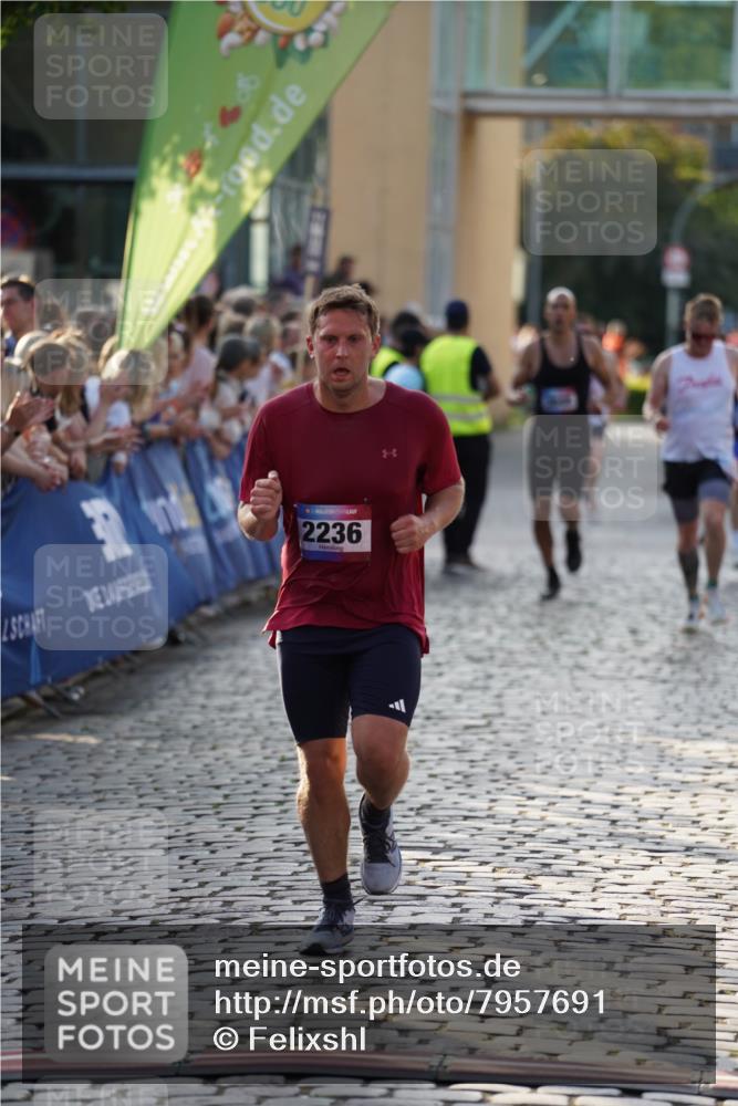 13.06.2025 - Holstenköstenlauf Felixshl http://msf.ph/oto/7957691 13.06.2025 19:48:34 Laufen 2236, 2819, 3209, 3210, 3211, 3219, 3648 meine-sportfotos.de