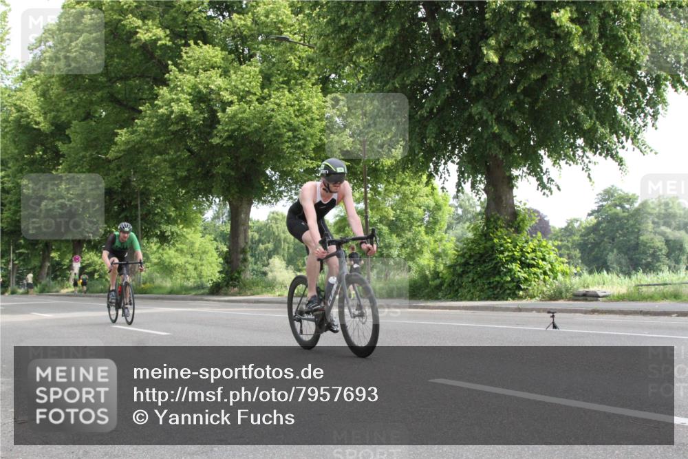 15.06.2025 - 7 Türme Triathlon Yannick Fuchs http://msf.ph/oto/7957693 15.06.2025 09:56:26 Radfahren  meine-sportfotos.de