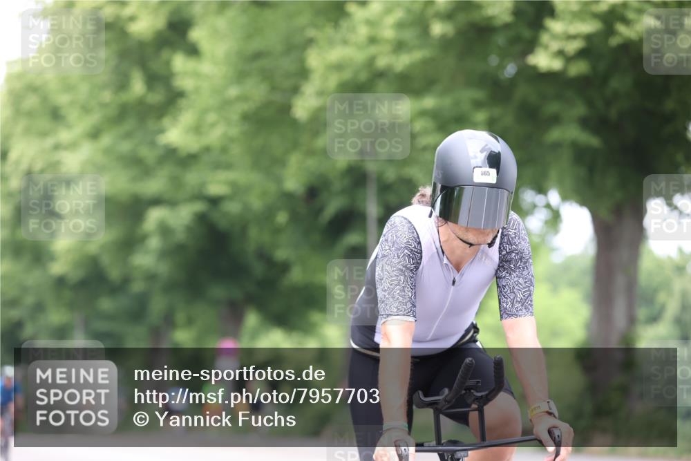 15.06.2025 - 7 Türme Triathlon Yannick Fuchs http://msf.ph/oto/7957703 15.06.2025 13:44:40 Radfahren 228, 371, 555, 593, 754, 845, 865 meine-sportfotos.de