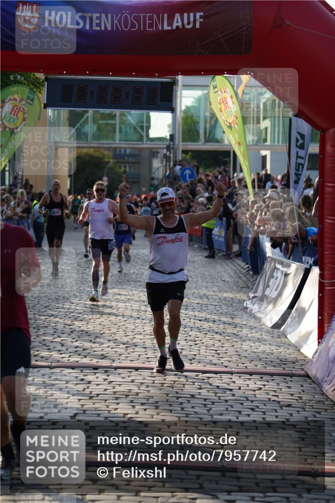 13.06.2025 - Holstenköstenlauf Felixshl http://msf.ph/oto/7957742 13.06.2025 19:48:36 Laufen 2236, 2691, 2819, 3209, 3210, 3211, 3219, 3648 meine-sportfotos.de