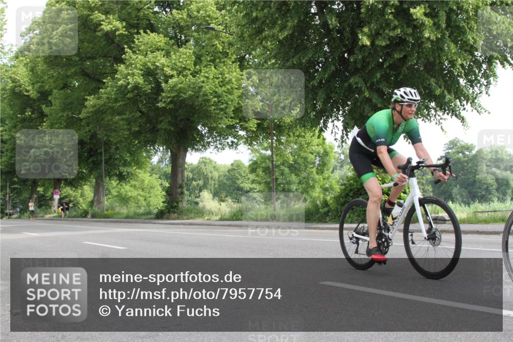 15.06.2025 - 7 Türme Triathlon Yannick Fuchs http://msf.ph/oto/7957754 15.06.2025 09:56:37 Radfahren  meine-sportfotos.de