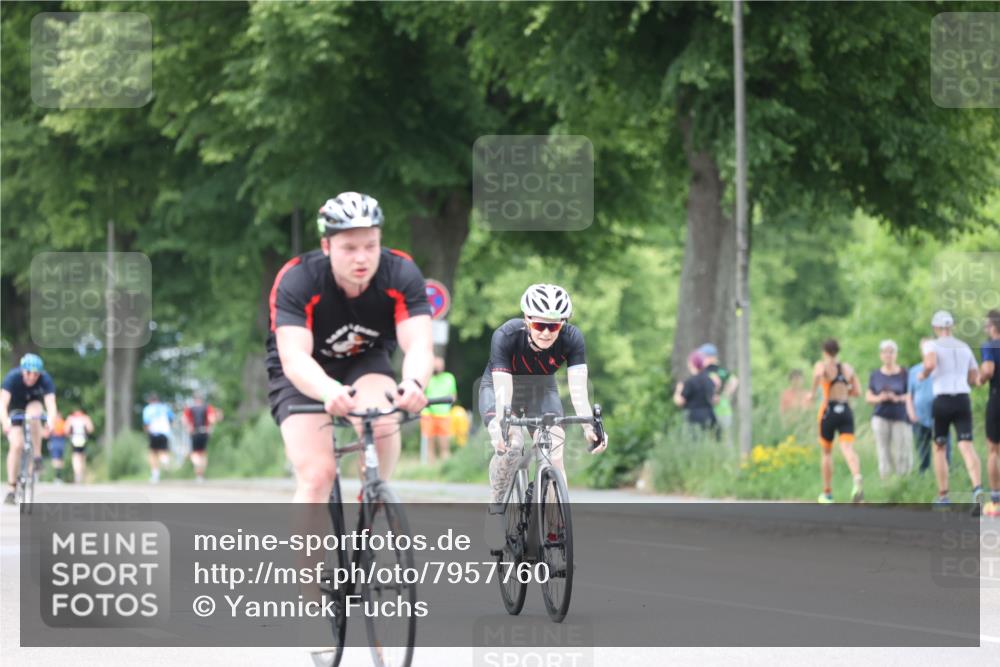 15.06.2025 - 7 Türme Triathlon Yannick Fuchs http://msf.ph/oto/7957760 15.06.2025 13:44:45 Radfahren 228, 321, 371, 520, 555, 593, 668, 754, 1050, 1159, 1189 meine-sportfotos.de