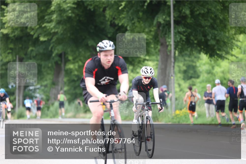 15.06.2025 - 7 Türme Triathlon Yannick Fuchs http://msf.ph/oto/7957764 15.06.2025 13:44:45 Radfahren 228, 321, 371, 520, 555, 593, 668, 754, 1050, 1159, 1189 meine-sportfotos.de
