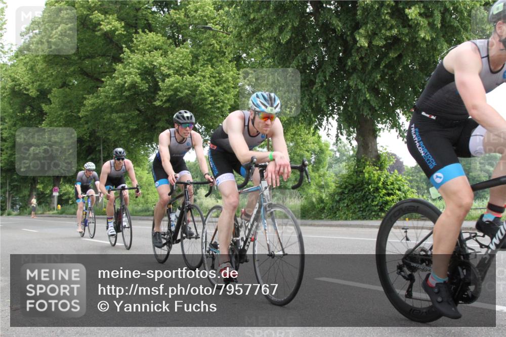 15.06.2025 - 7 Türme Triathlon Yannick Fuchs http://msf.ph/oto/7957767 15.06.2025 09:57:36 Radfahren  meine-sportfotos.de
