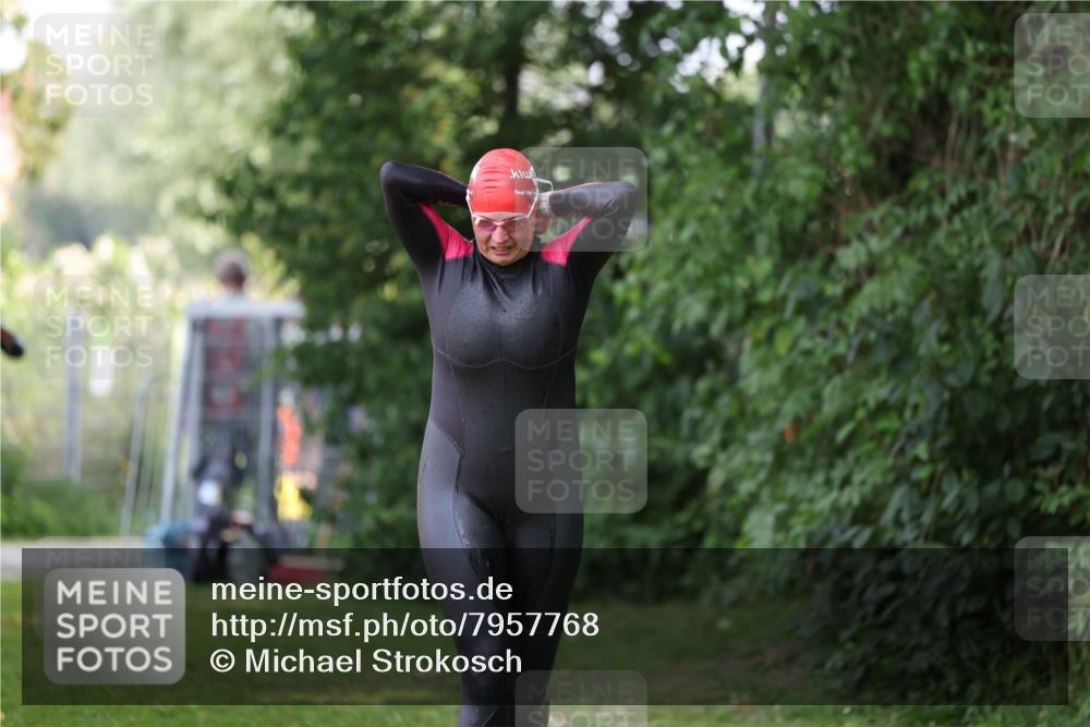 15.06.2025 - 7 Türme Triathlon Michael Strokosch http://msf.ph/oto/7957768 15.06.2025 12:36:55 Schwimmen 429, 514, 520, 556, 584, 645, 666 meine-sportfotos.de
