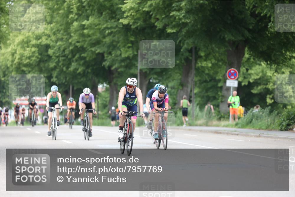 15.06.2025 - 7 Türme Triathlon Yannick Fuchs http://msf.ph/oto/7957769 15.06.2025 13:44:46 Radfahren 228, 321, 371, 520, 555, 668, 754, 1050, 1159, 1189 meine-sportfotos.de