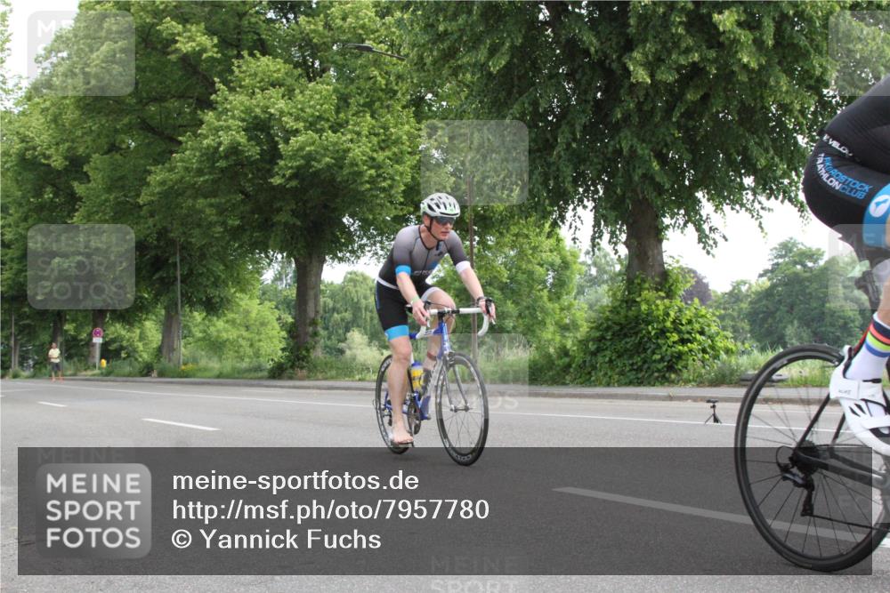 15.06.2025 - 7 Türme Triathlon Yannick Fuchs http://msf.ph/oto/7957780 15.06.2025 09:57:37 Radfahren  meine-sportfotos.de