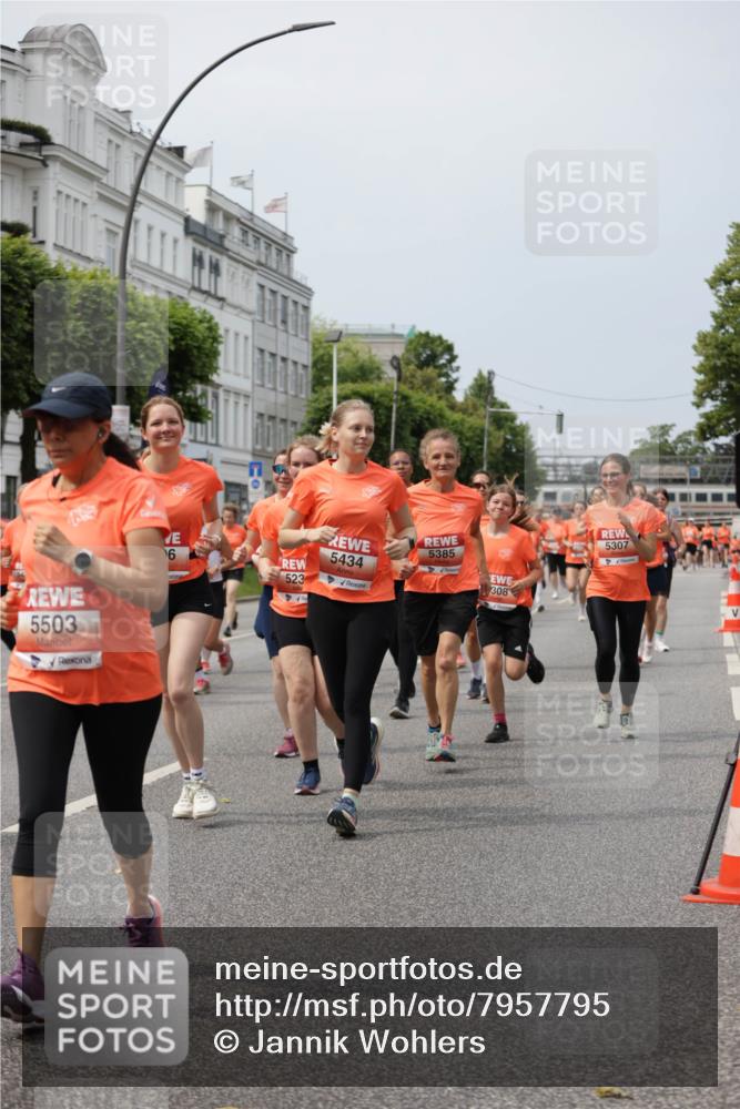 15.06.2025 - REWE Women's Run Jannik Wohlers http://msf.ph/oto/7957795 15.06.2025 09:44:11 Laufen 5307, 5385, 5434, 308, 5503, 6, 523 meine-sportfotos.de