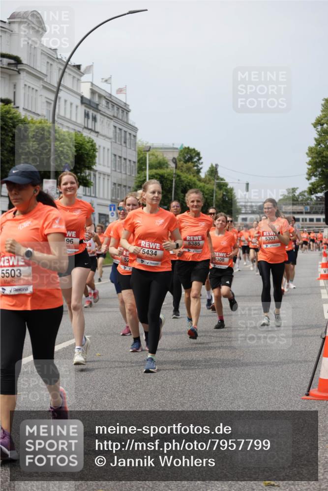 15.06.2025 - REWE Women's Run Jannik Wohlers http://msf.ph/oto/7957799 15.06.2025 09:44:11 Laufen 5503, 96, 52, 5434, 5385, 308, 5307 meine-sportfotos.de