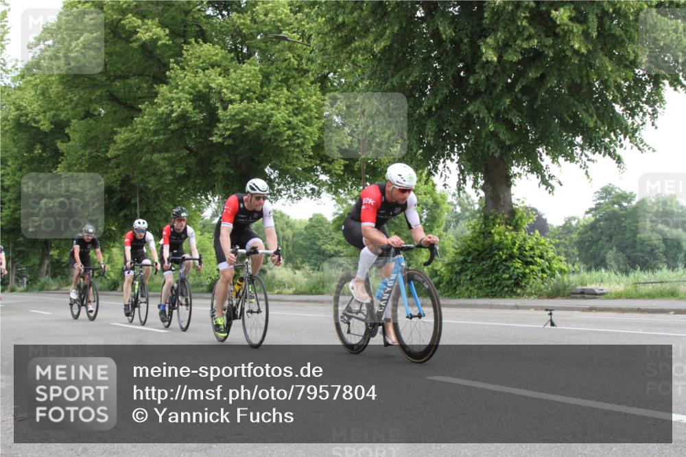15.06.2025 - 7 Türme Triathlon Yannick Fuchs http://msf.ph/oto/7957804 15.06.2025 10:01:24 Radfahren  meine-sportfotos.de