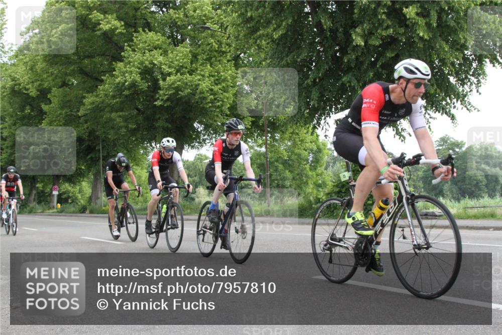 15.06.2025 - 7 Türme Triathlon Yannick Fuchs http://msf.ph/oto/7957810 15.06.2025 10:01:25 Radfahren  meine-sportfotos.de