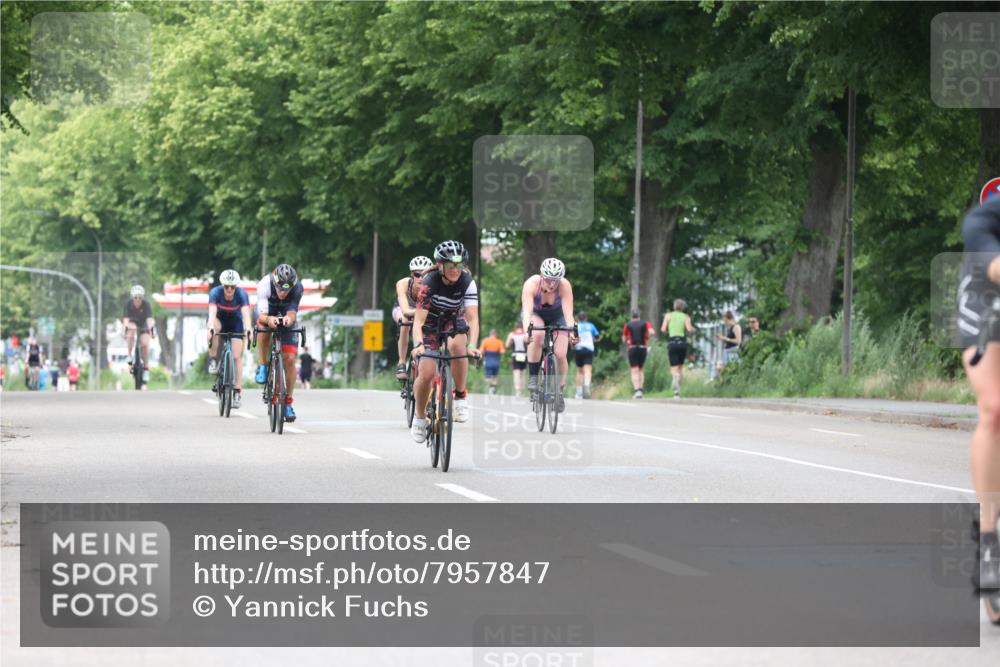 15.06.2025 - 7 Türme Triathlon Yannick Fuchs http://msf.ph/oto/7957847 15.06.2025 13:44:51 Radfahren 216, 321, 352, 520, 668, 1050, 1159, 1189 meine-sportfotos.de