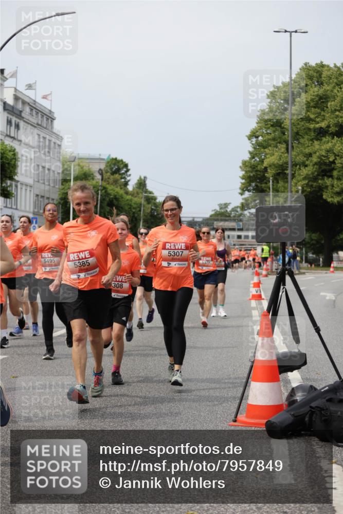15.06.2025 - REWE Women's Run Jannik Wohlers http://msf.ph/oto/7957849 15.06.2025 09:44:12 Laufen 5495, 5385, 308, 5307, 5377, 5302 meine-sportfotos.de