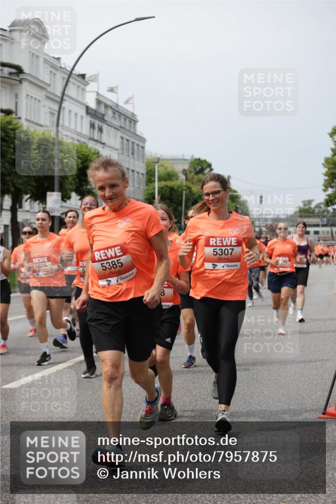 15.06.2025 - REWE Women's Run Jannik Wohlers http://msf.ph/oto/7957875 15.06.2025 09:44:13 Laufen 5609, 5385, 5307, 6317 meine-sportfotos.de