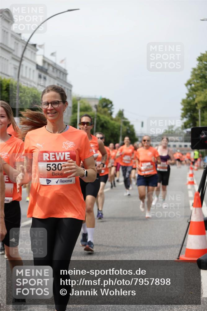 15.06.2025 - REWE Women's Run Jannik Wohlers http://msf.ph/oto/7957898 15.06.2025 09:44:14 Laufen 530 meine-sportfotos.de