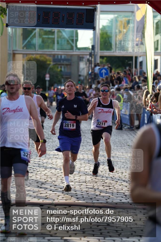 13.06.2025 - Holstenköstenlauf Felixshl http://msf.ph/oto/7957905 13.06.2025 19:48:39 Laufen 2362, 2691, 2819, 3052, 3209, 3210, 3211, 3219, 3648, 3787 meine-sportfotos.de
