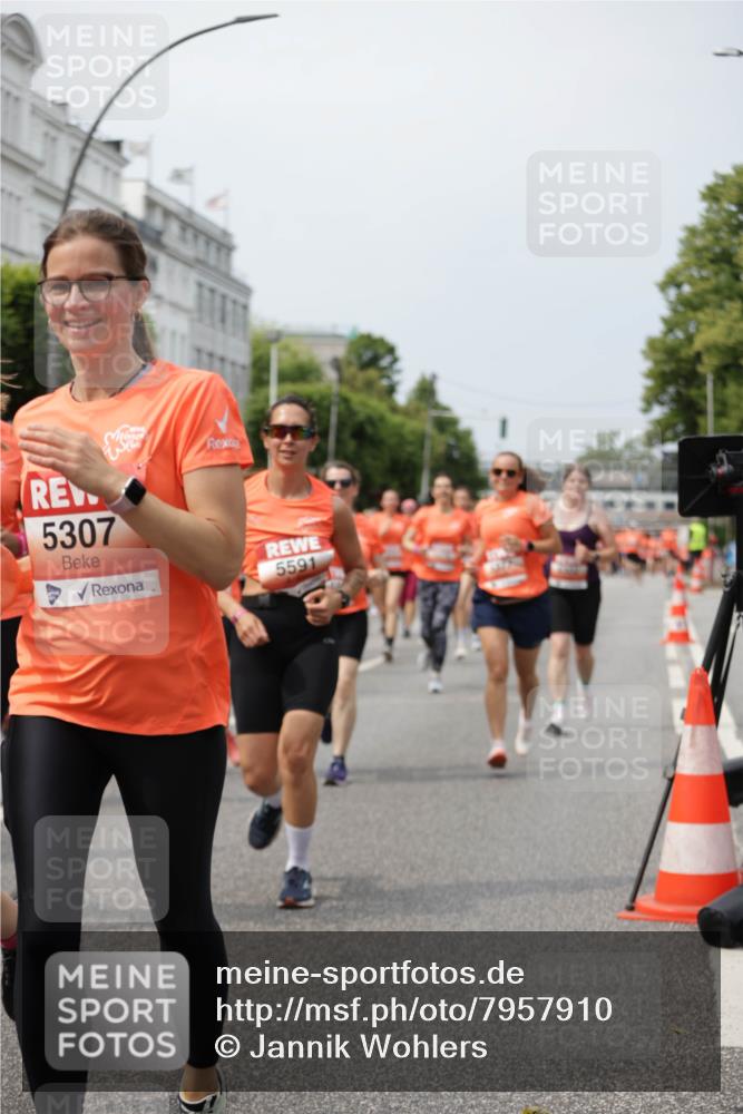 15.06.2025 - REWE Women's Run Jannik Wohlers http://msf.ph/oto/7957910 15.06.2025 09:44:14 Laufen 5591 meine-sportfotos.de