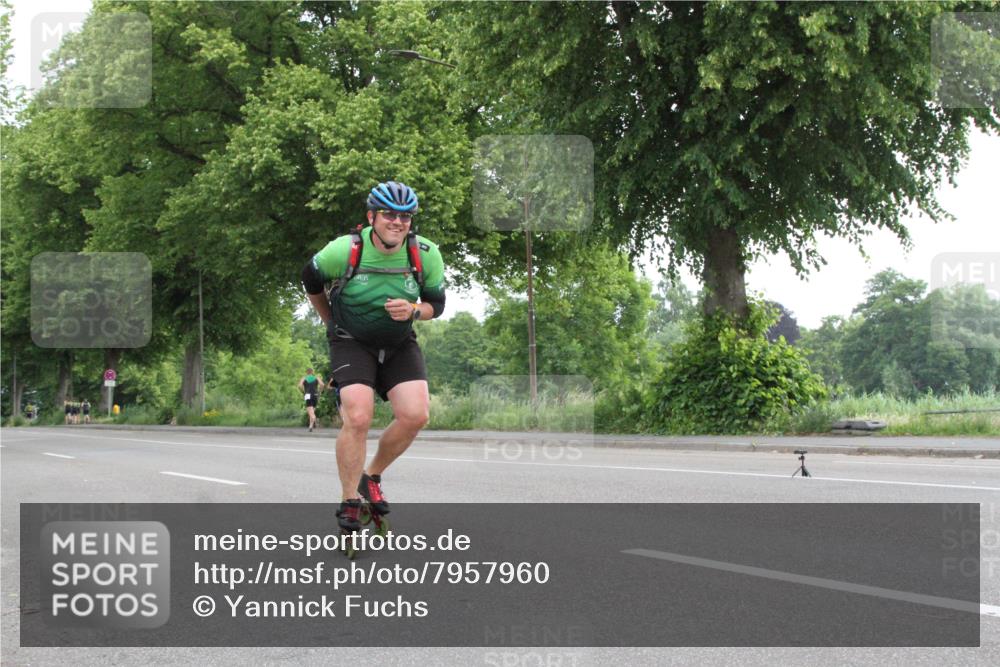 15.06.2025 - 7 Türme Triathlon Yannick Fuchs http://msf.ph/oto/7957960 15.06.2025 10:04:16 Radfahren  meine-sportfotos.de