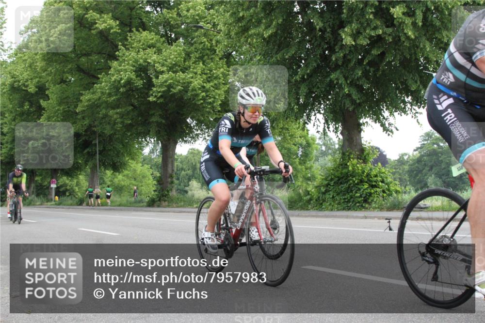 15.06.2025 - 7 Türme Triathlon Yannick Fuchs http://msf.ph/oto/7957983 15.06.2025 10:06:13 Radfahren  meine-sportfotos.de