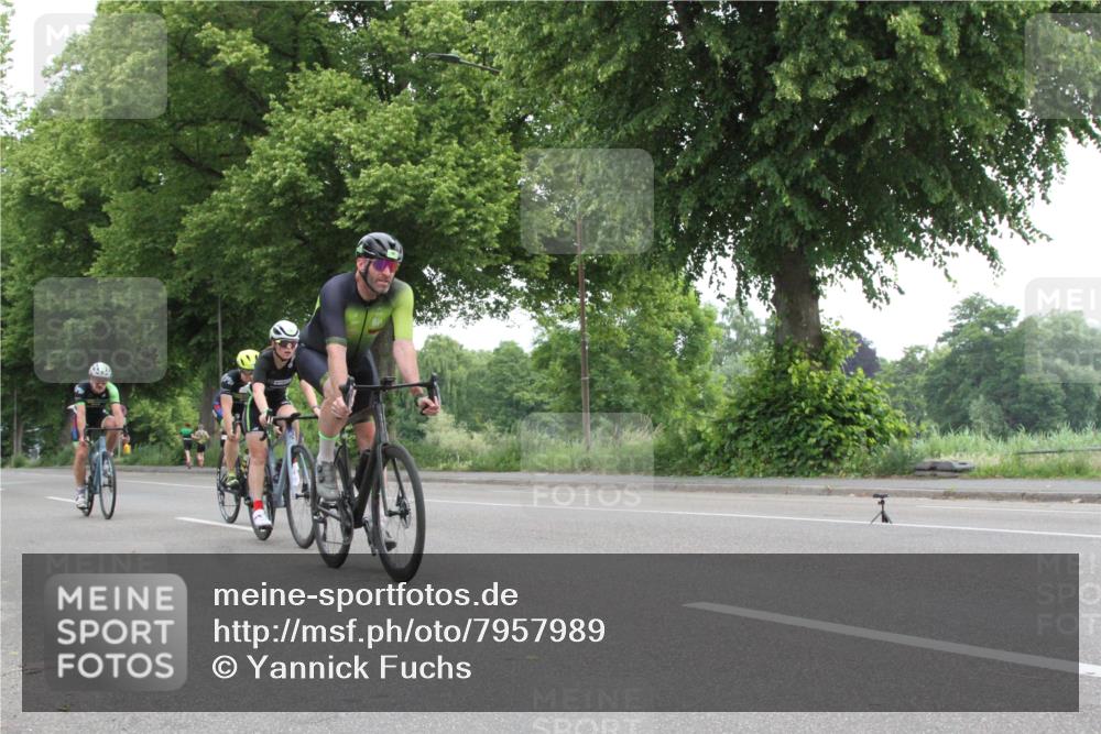 15.06.2025 - 7 Türme Triathlon Yannick Fuchs http://msf.ph/oto/7957989 15.06.2025 10:06:14 Radfahren  meine-sportfotos.de