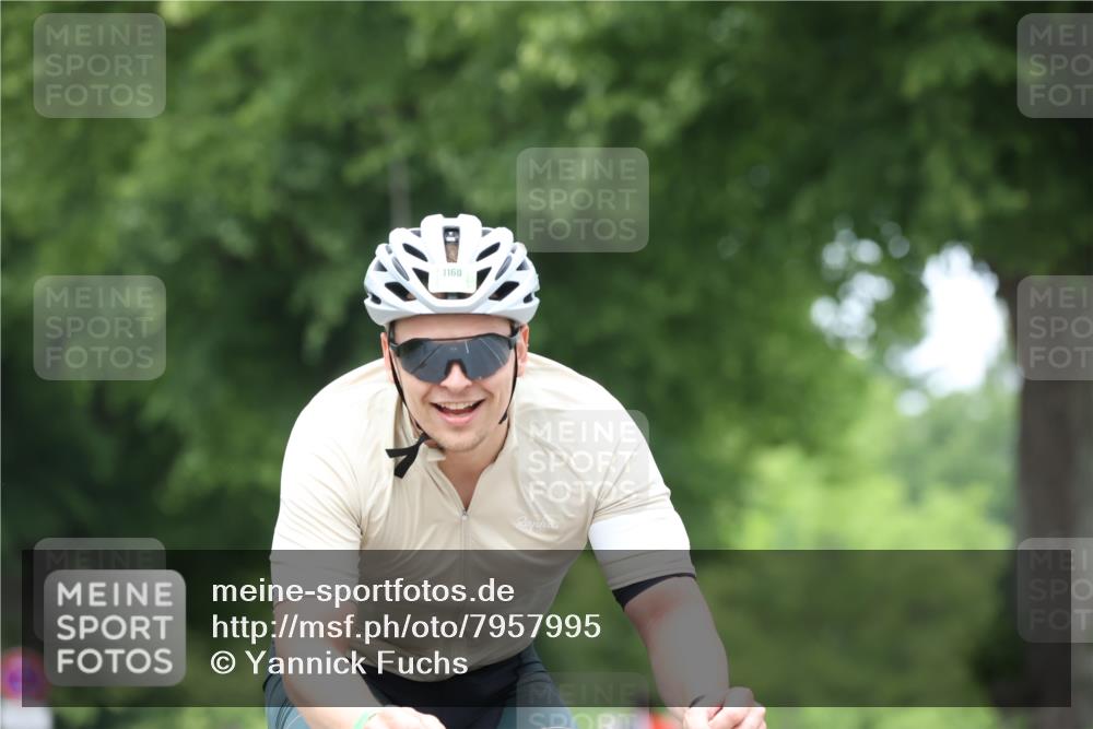 15.06.2025 - 7 Türme Triathlon Yannick Fuchs http://msf.ph/oto/7957995 15.06.2025 13:45:17 Radfahren 617, 1160 meine-sportfotos.de
